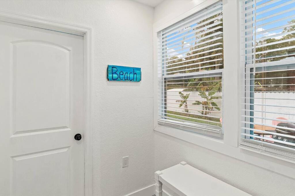 Quaint Gulfport Beach Bungalow St. Petersburg Eksteriør bilde